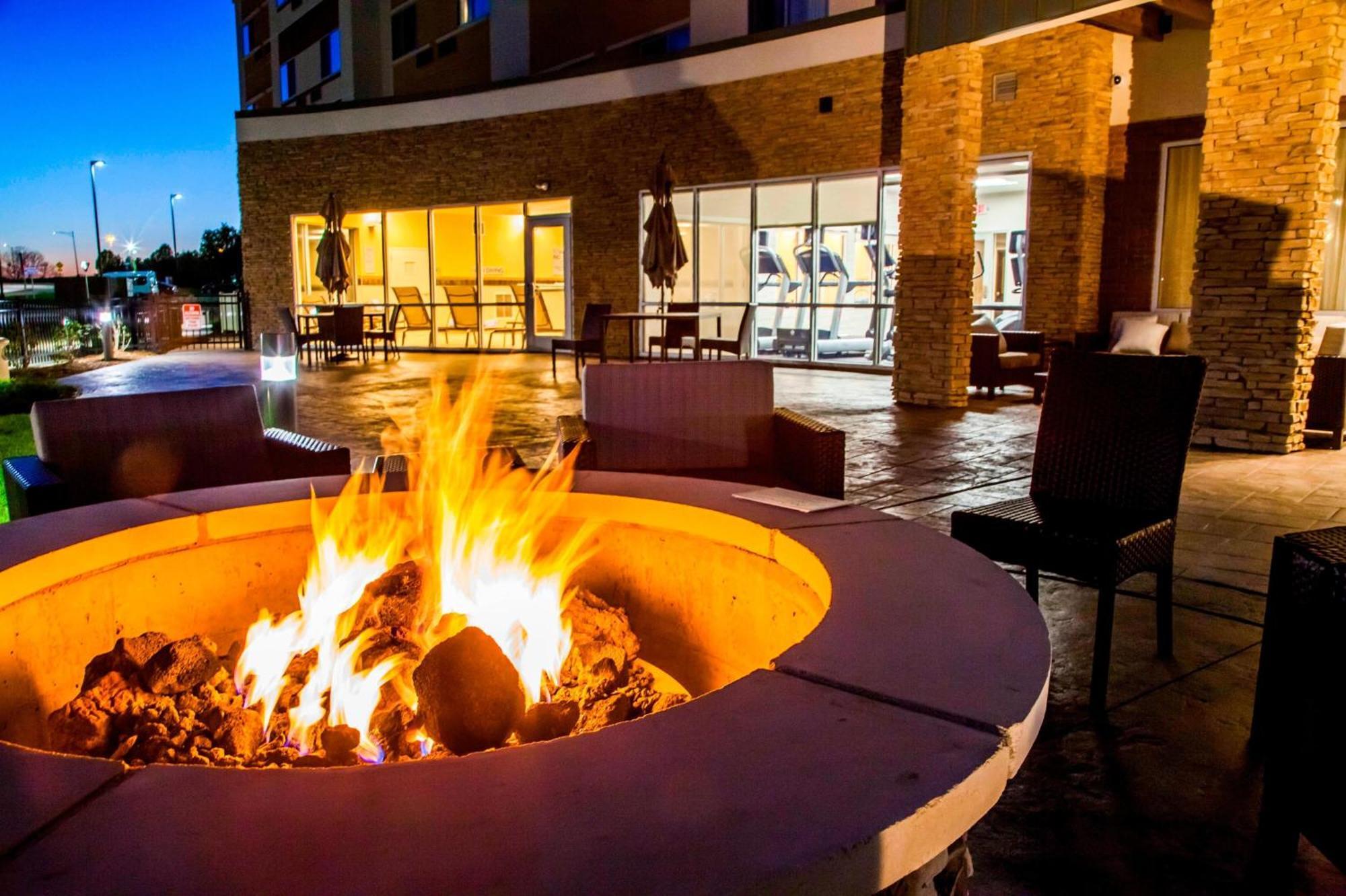 Hotel Courtyard By Marriott St. Louis St. Peters Saint Peters Exterior foto